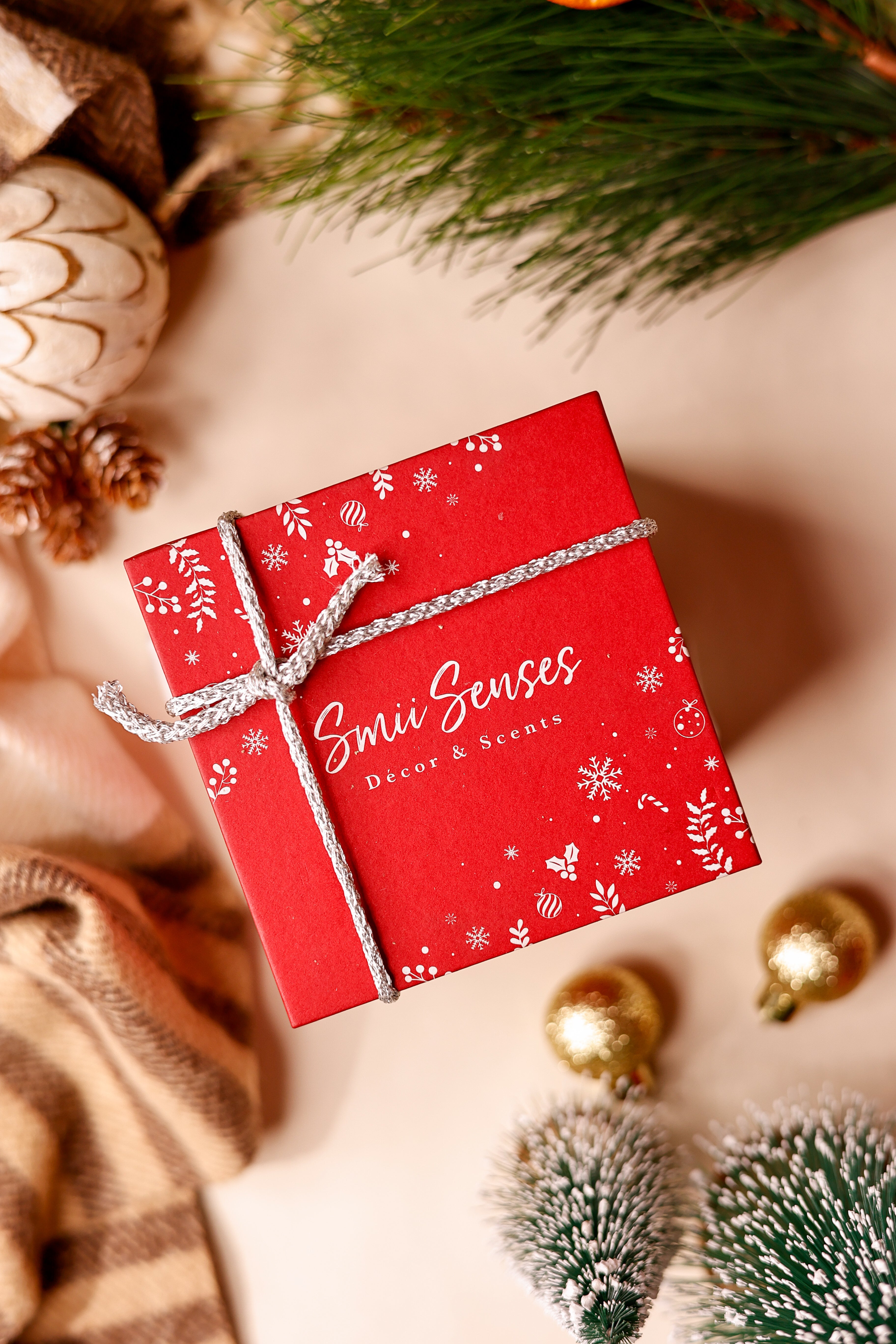 Winter Wonderland (White Pear & Cinnamon 2 Wick Hammered Jar Candle)